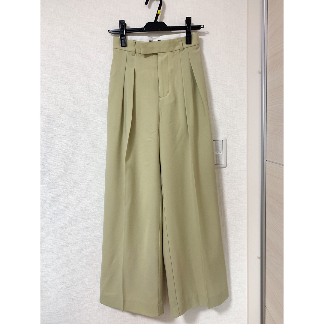 anuans ツータックワイドパンツ ピスタチオグリーン