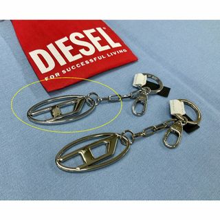 洗練されたデザイン　DIESEL　A-LETTERS CHARM　ゴールド