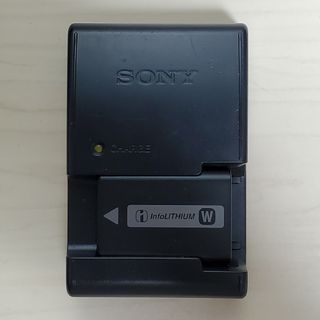 ソニー(SONY)のソニー 純正 充電器＋バッテリー(BC-VW1+NP-FW50)(バッテリー/充電器)