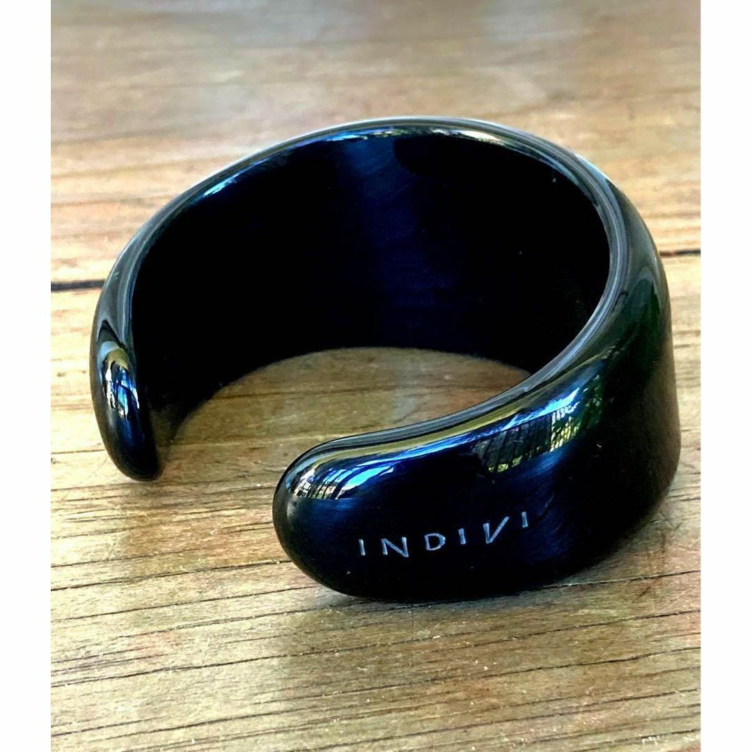 INDIVI(インディヴィ)の新品インディヴィ バングルブレスレット（ブラック） レディースのアクセサリー(ブレスレット/バングル)の商品写真