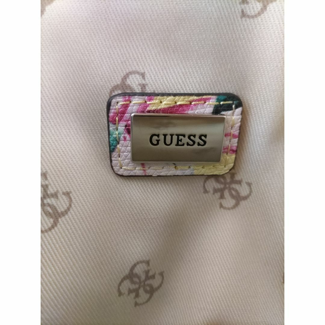 GUESS　ミニ　バックパック　リュック　花柄