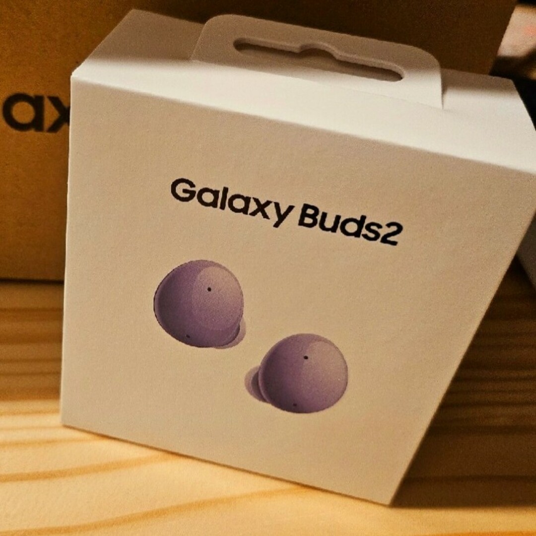 Galaxy(ギャラクシー)のGALAXY BUDS2 LAVENDER スマホ/家電/カメラのオーディオ機器(ヘッドフォン/イヤフォン)の商品写真