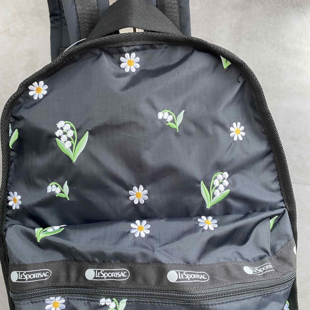 LeSportsac(レスポートサック)の[新品] レスポートサック　Chesty リュック　バックパック　花柄　刺繍 レディースのバッグ(リュック/バックパック)の商品写真