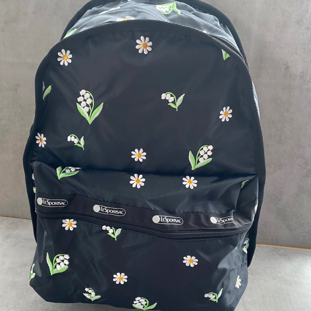 LeSportsac(レスポートサック)の[新品] レスポートサック　Chesty リュック　バックパック　花柄　刺繍 レディースのバッグ(リュック/バックパック)の商品写真