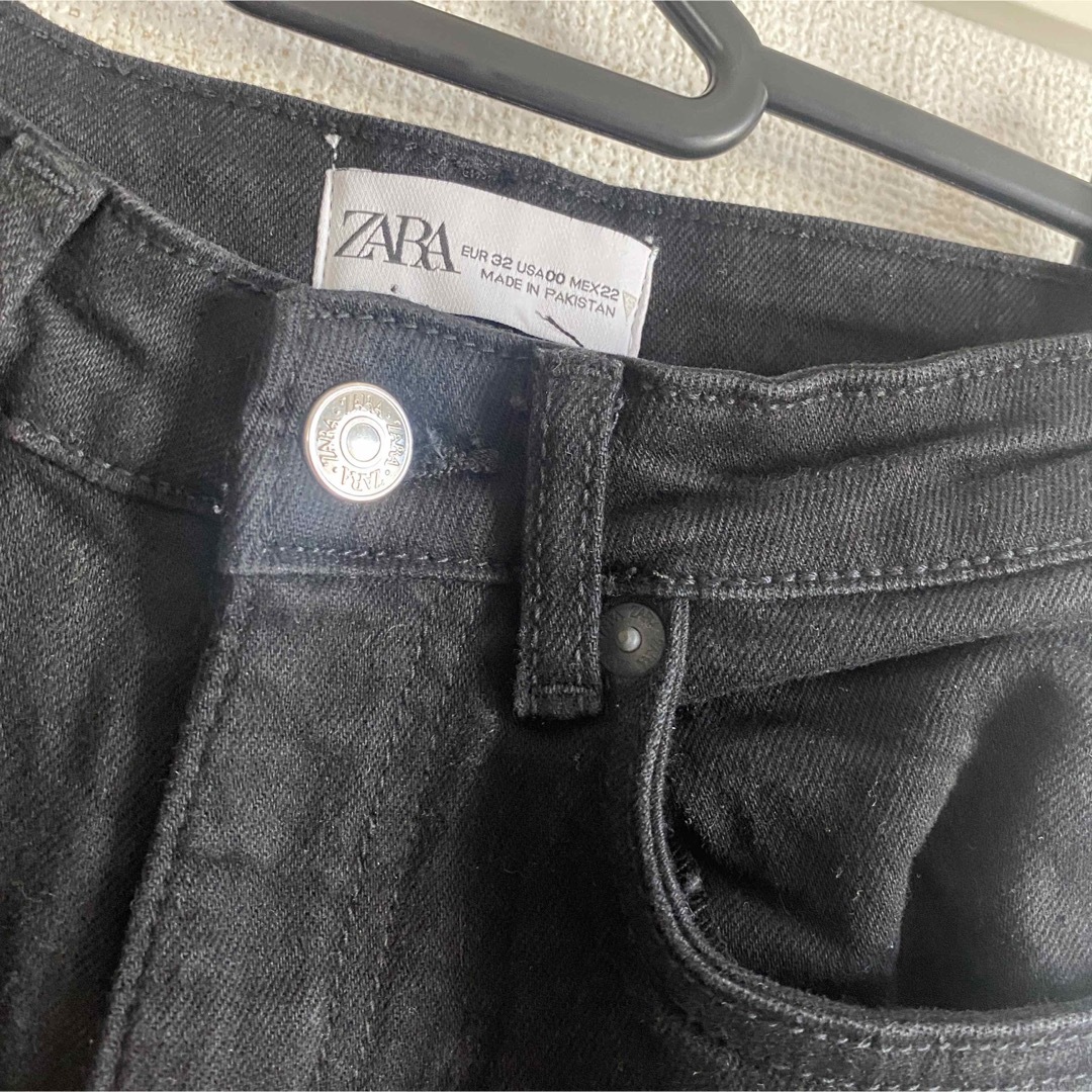 ZARA(ザラ)のZARA フレア　デニム　ハイウエスト レディースのパンツ(デニム/ジーンズ)の商品写真