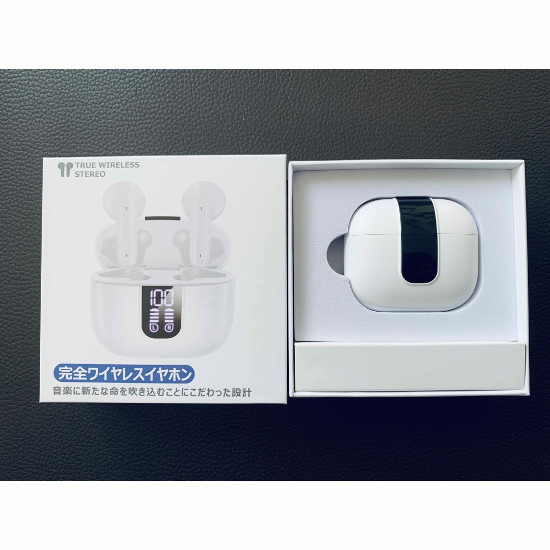 Bluetoothワイヤレスイヤホン(白) スマホ/家電/カメラのオーディオ機器(ヘッドフォン/イヤフォン)の商品写真