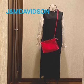 ジェイアンドエムデヴィッドソン(J&M DAVIDSON)の5%クーポン出てます  J&MDAVIDSON スタッズ レザーショルダーバッグ(ショルダーバッグ)