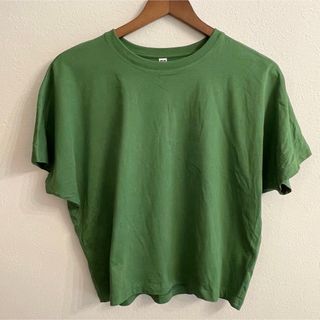 ユニクロ(UNIQLO)の【美品】UNIQLO ドルマンT 半袖　緑(Tシャツ(半袖/袖なし))