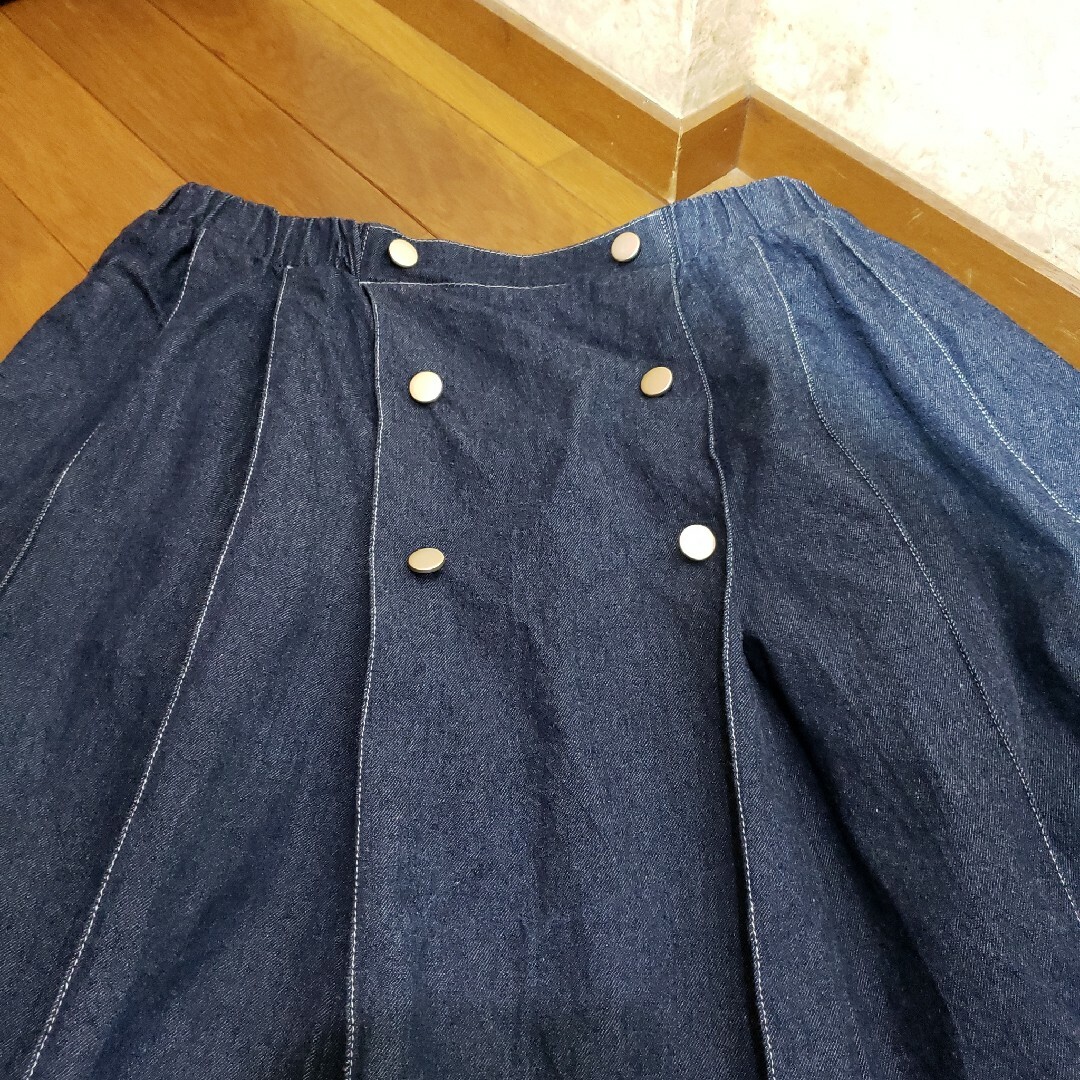 ❇3Lフロントボタンデニムスカート❇ワイドプリーツフレア/ウエストバックゴム レディースのスカート(ひざ丈スカート)の商品写真