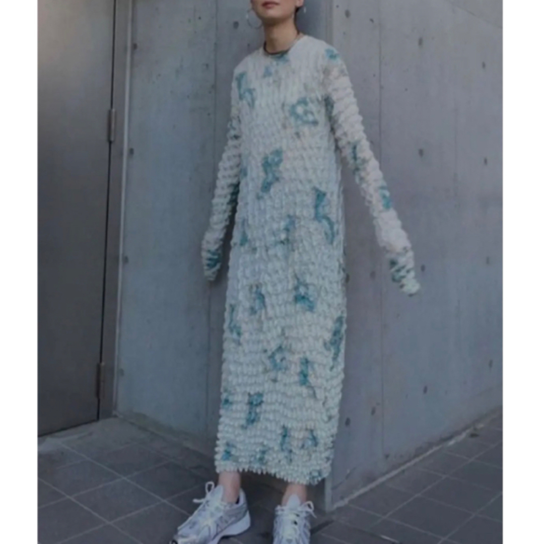 Ameri VINTAGE(アメリヴィンテージ)の【今期】NEON FLOWER I LINE DRESS レディースのワンピース(ロングワンピース/マキシワンピース)の商品写真