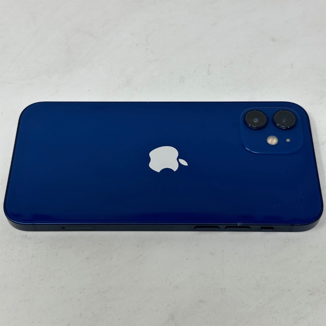 Apple(アップル)の完品 SIMフリー iPhone 12 128GB MGHX3J/A ブルー スマホ/家電/カメラのスマートフォン/携帯電話(スマートフォン本体)の商品写真