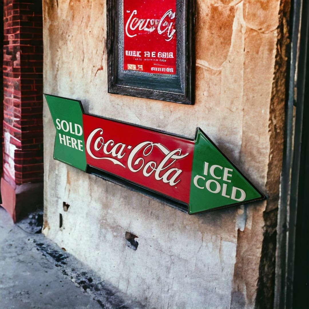 コカ・コーラ(コカコーラ)のレア VINTAGE Coca Cola Arrow Tin Sign 1990 その他のその他(その他)の商品写真