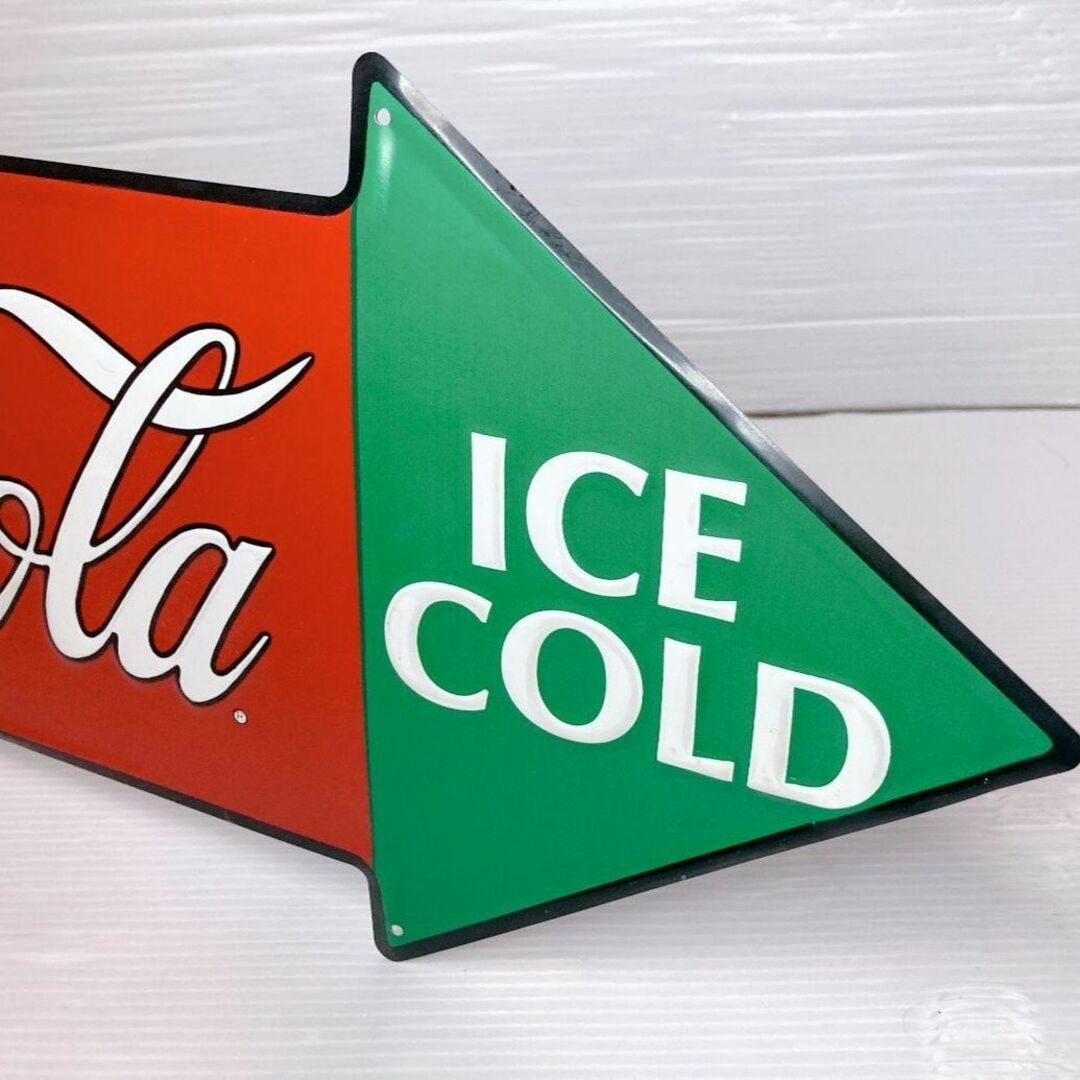 コカ・コーラ(コカコーラ)のレア VINTAGE Coca Cola Arrow Tin Sign 1990 その他のその他(その他)の商品写真