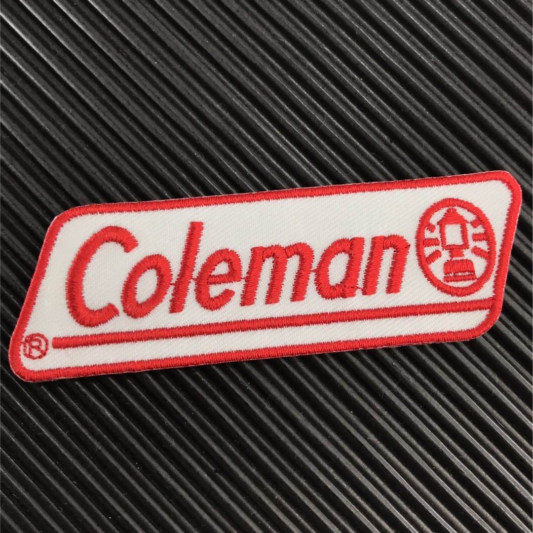 Coleman(コールマン)のコールマン COLEMAN ロゴ 白×赤 アイロンワッペン 2枚セット -7 ハンドメイドの素材/材料(各種パーツ)の商品写真