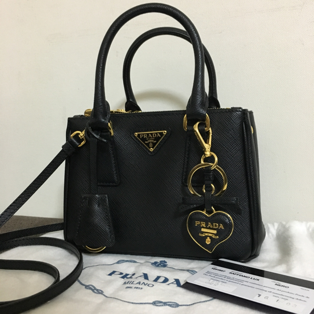 PRADA(プラダ)の✨美品✨❤︎おすすめ❤︎ サフィアーノ ミニショルダーバッグ レディースのバッグ(ハンドバッグ)の商品写真