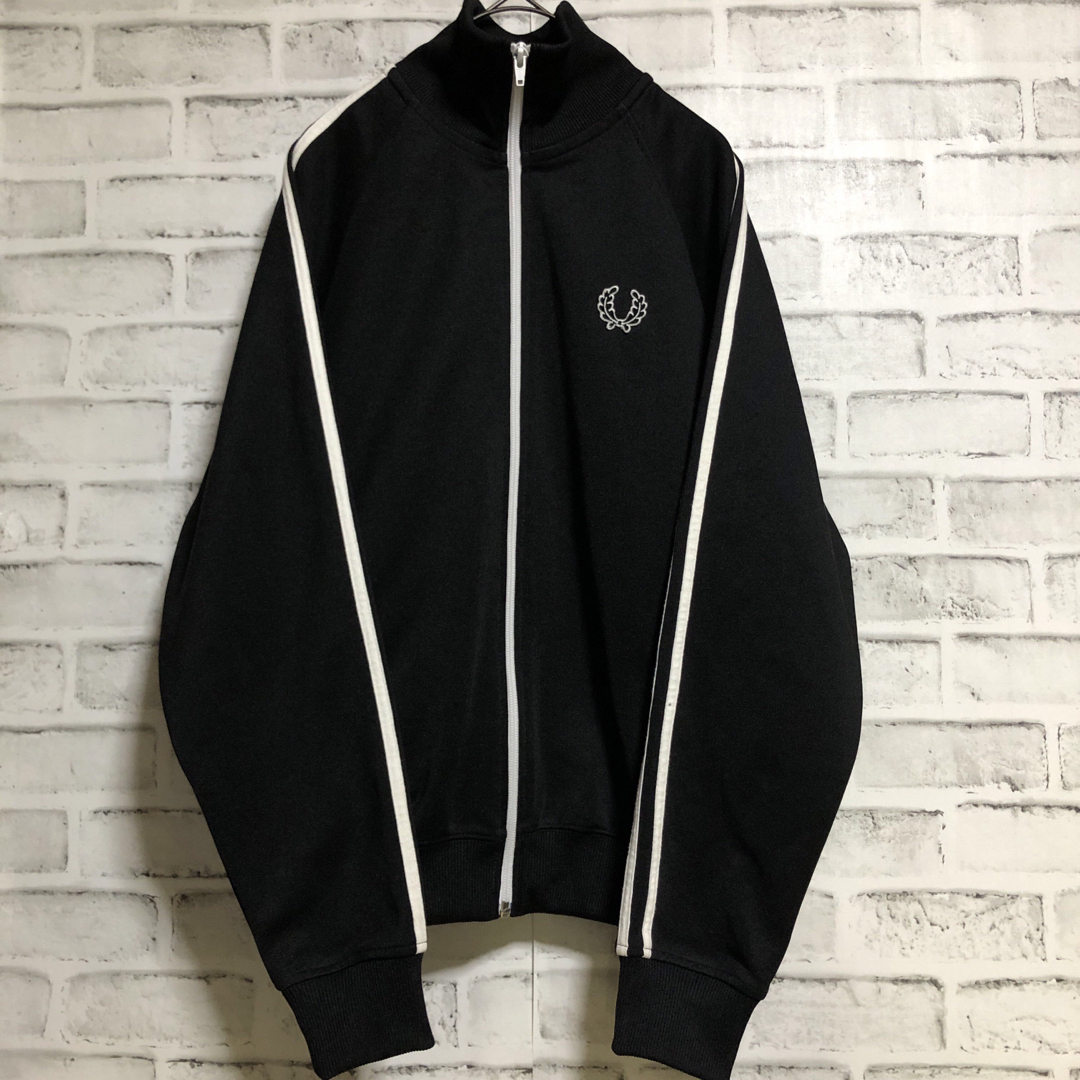 Fred Perry⭐️トラックジャケット 刺繍月桂樹 ポルトガル製 Fred Perry⭐️トラックジャケット 刺繍月桂樹 ポルトガル製