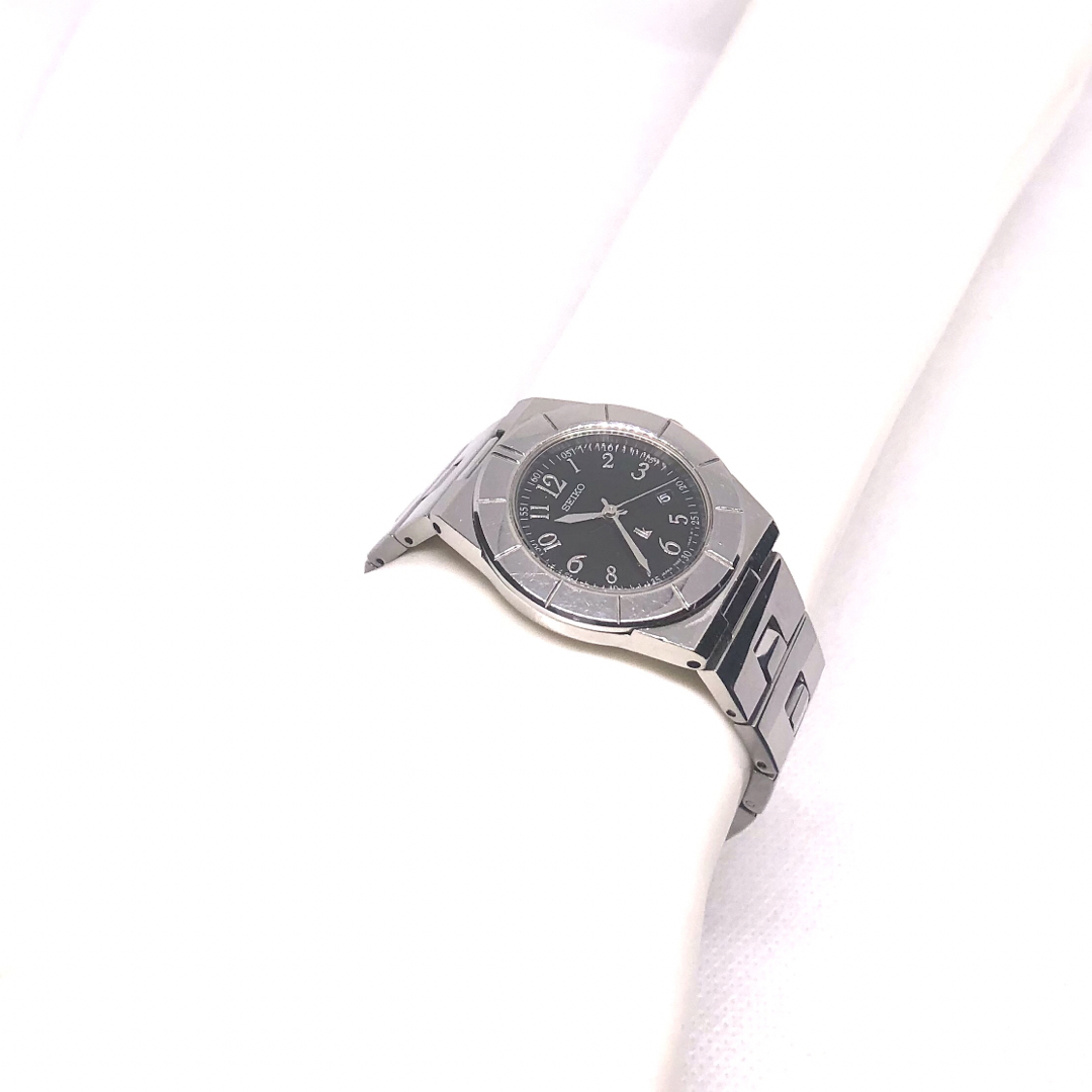 美品【稼働品】SEIKO　セイコールキア　7N82　ホワイト　シルバー　スクエアErupur腕時計