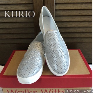 クーリオ(KHRIO)のKHRIO  カットワークスリッポン　シルバー  新品   定価¥15.400(スニーカー)