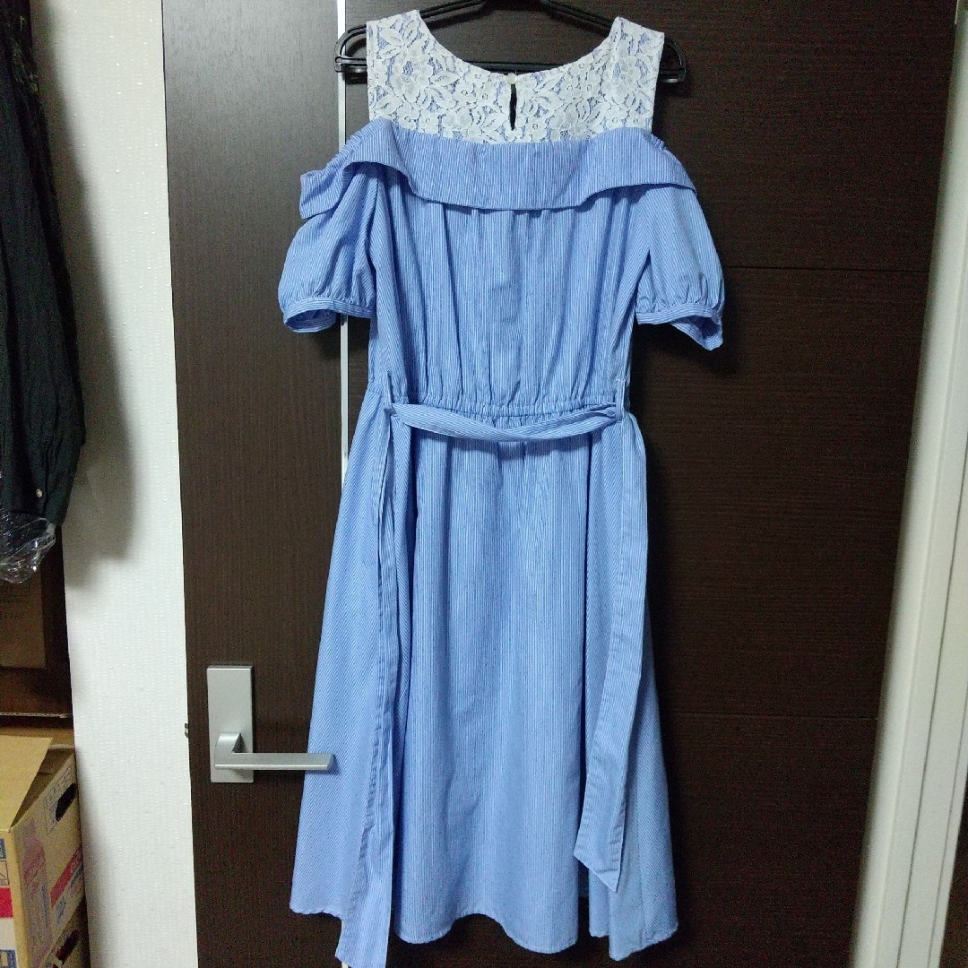 a.v.v(アーヴェヴェ)の肩だしワンピース 160 キッズ/ベビー/マタニティのキッズ服女の子用(90cm~)(ワンピース)の商品写真