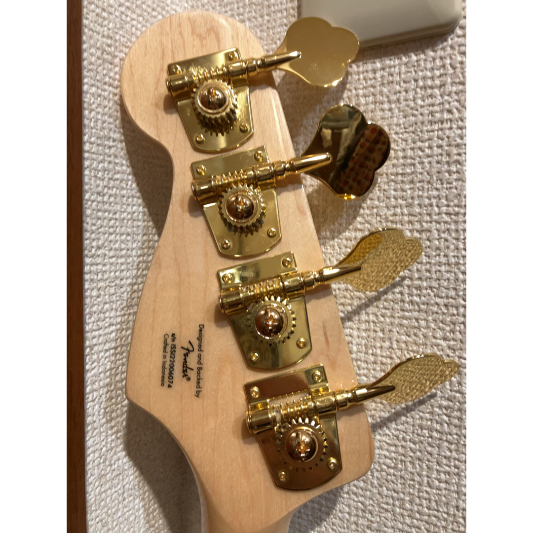 SQUIER(スクワイア)のSquier by Fender 40周年記念モデル Jazz Bass 楽器のベース(エレキベース)の商品写真