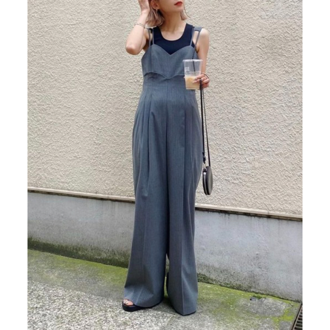 Ameri VINTAGE(アメリヴィンテージ)のAmeri MEDI CORD SUSPENDER WIDE PANTS レディースのパンツ(サロペット/オーバーオール)の商品写真