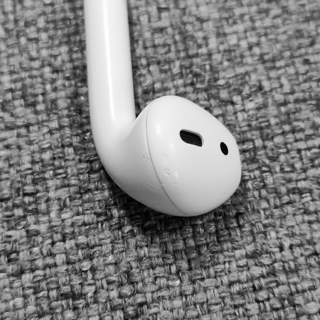 Apple Apple AirPods 2世代 片耳 R 片方 右耳 1332の通販 by のんs shop｜アップルならラクマ