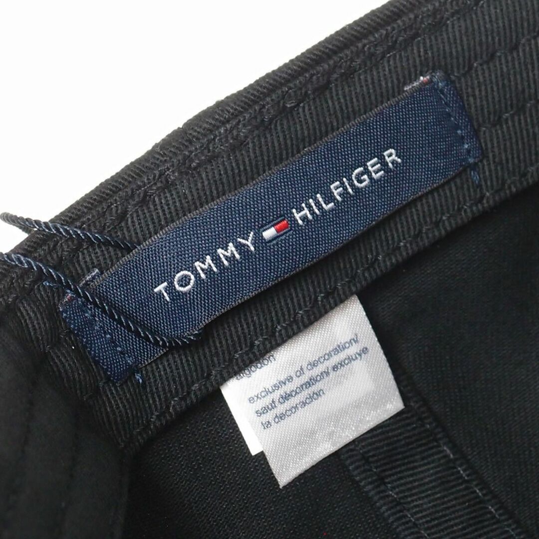 TOMMY HILFIGER(トミーヒルフィガー)の新品 TOMMY HILFIGER コットン ビッグロゴキャップ ブラック メンズの帽子(キャップ)の商品写真