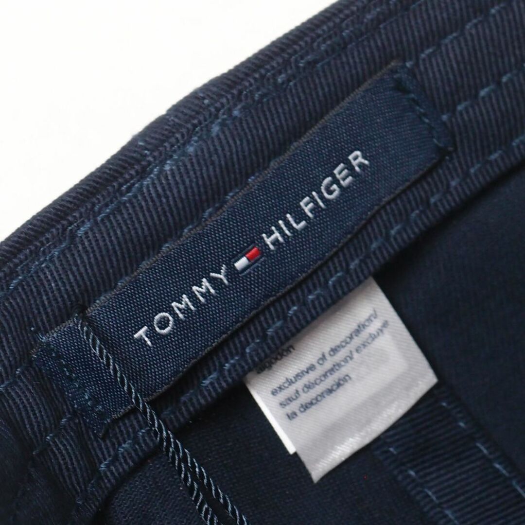 TOMMY HILFIGER(トミーヒルフィガー)の新品 TOMMY HILFIGER コットン ビッグロゴキャップ ネイビー メンズの帽子(キャップ)の商品写真