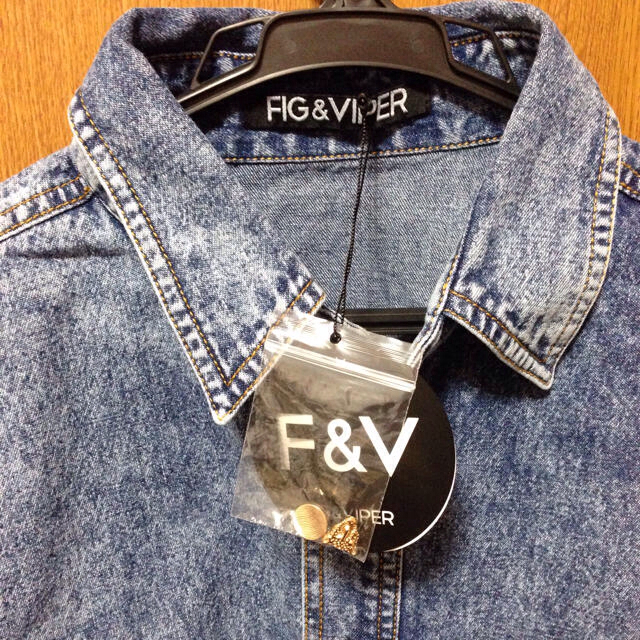 FIG&VIPER(フィグアンドヴァイパー)のデニムシャツ レディースのトップス(シャツ/ブラウス(長袖/七分))の商品写真