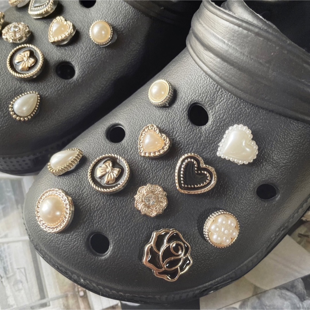 crocs(クロックス)の自分好みにアレンジ＆デコレーション ❤︎クロックス ❤︎ ジビッツ ❤︎ 韓国風 レディースのアクセサリー(その他)の商品写真