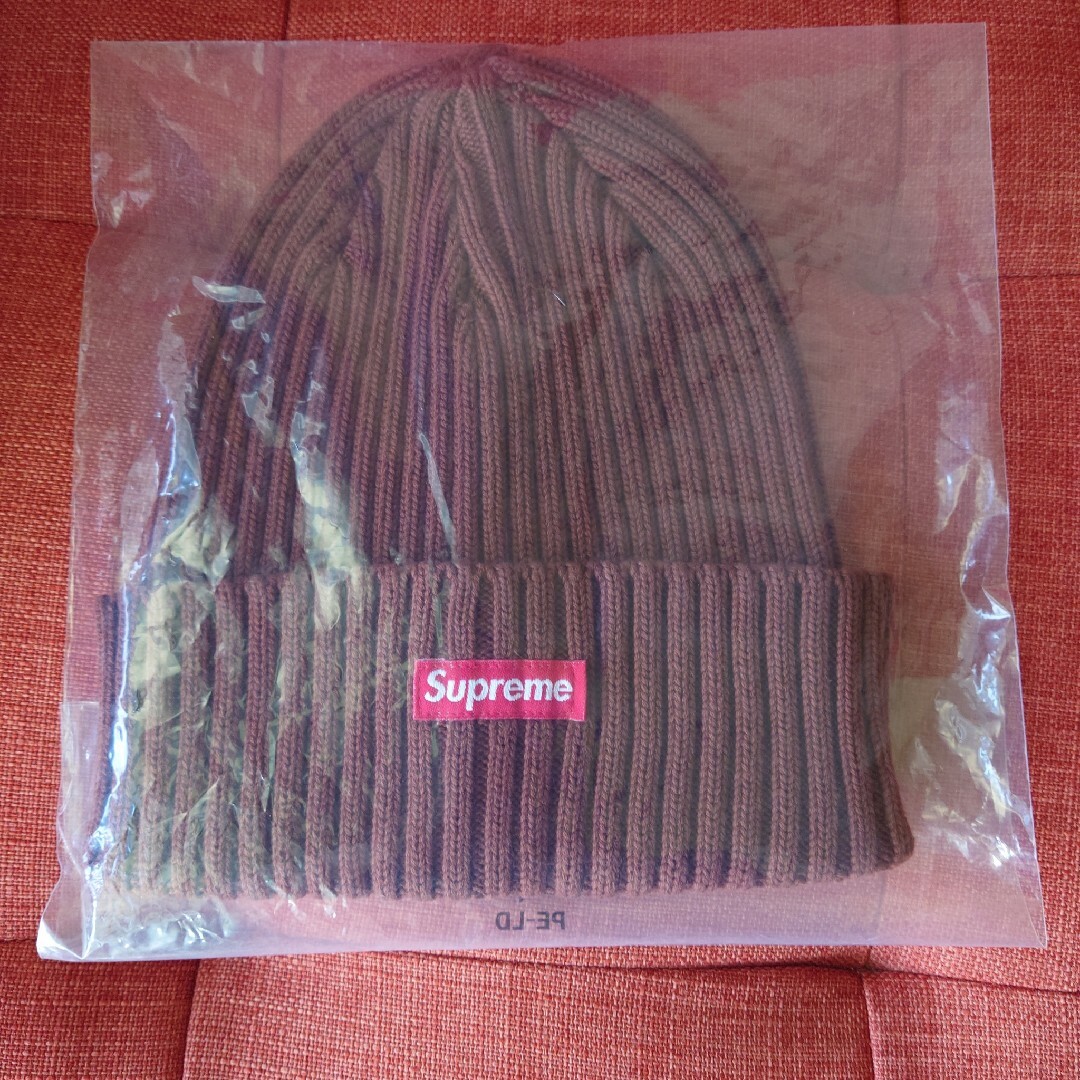 Supreme(シュプリーム)のSupreme SS22 Overdyed Beanie "Brown" メンズの帽子(ニット帽/ビーニー)の商品写真