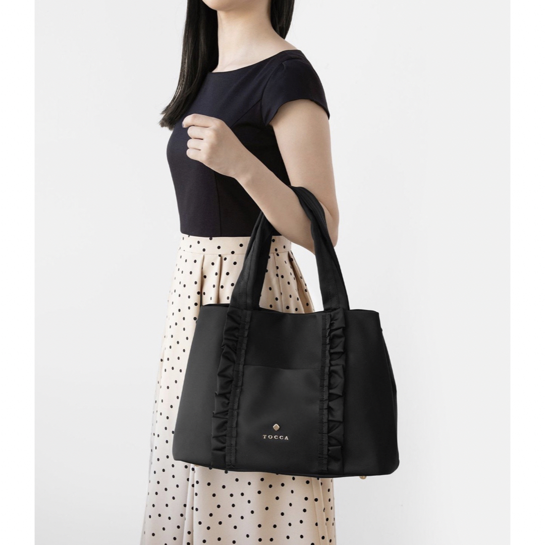 TOCCA - 新品 tocca トッカ FRILL A4 NYLONTOTE トートバッグの通販 by ...