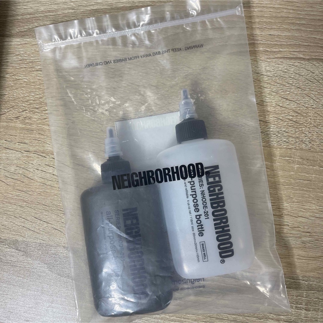 NEIGHBORHOOD(ネイバーフッド)のNEIGHBORHOOD OIL BOTTLE P-CASE メンズのトップス(Tシャツ/カットソー(半袖/袖なし))の商品写真