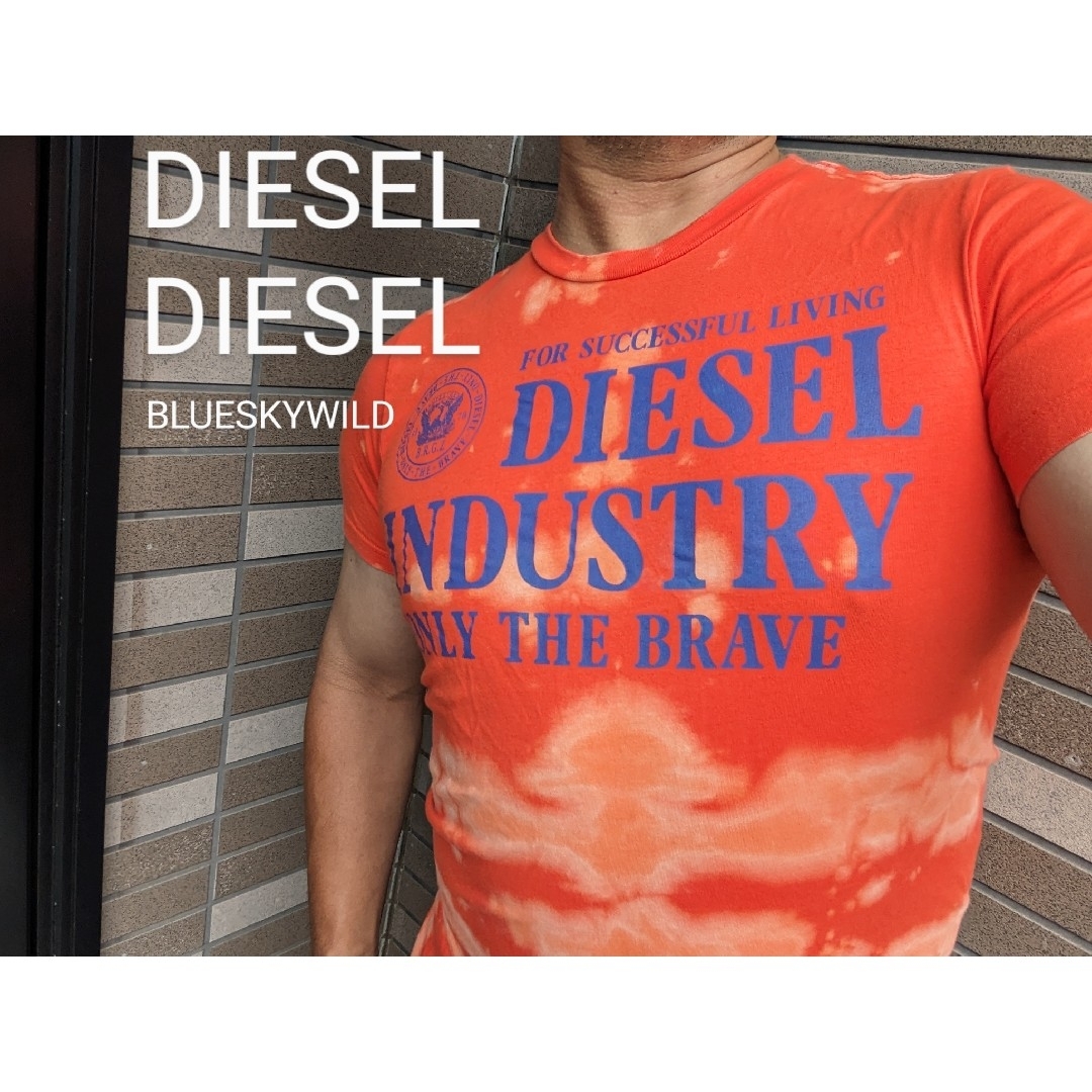 DIESELデカロゴONLYONEオレンジブルーウォッシュブリーチ加工Ｔシャツ メンズのトップス(Tシャツ/カットソー(半袖/袖なし))の商品写真