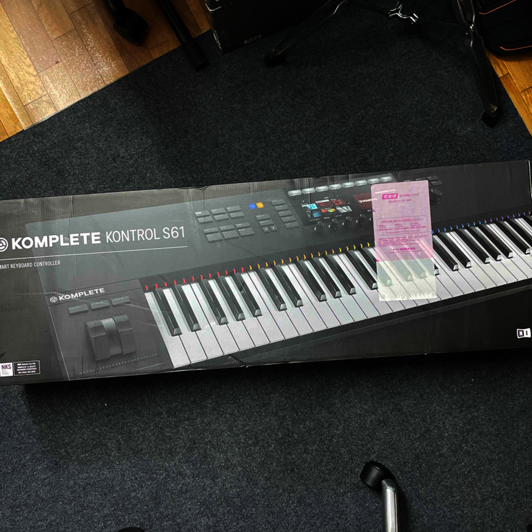 NATIVE INSTRUMENTS(ネイティブインストゥルメンツ)の【新品】KOMPLETE KONTROL S61 MK2 MIDIキーボード 楽器の鍵盤楽器(キーボード/シンセサイザー)の商品写真