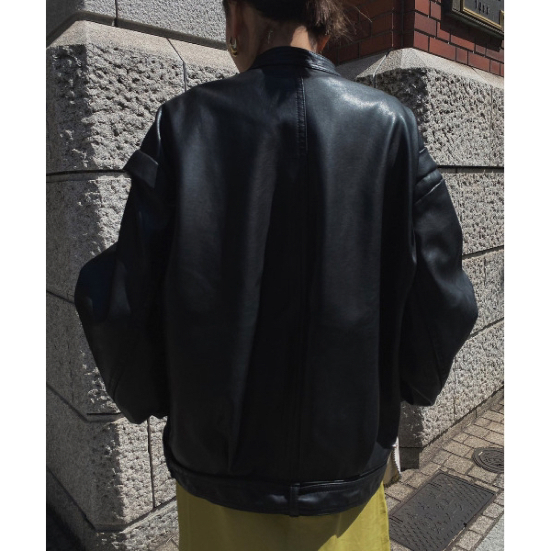 Ameri VINTAGE(アメリヴィンテージ)の【Ameri】RETRO FAKE LEATHER JACKET メンズのジャケット/アウター(レザージャケット)の商品写真