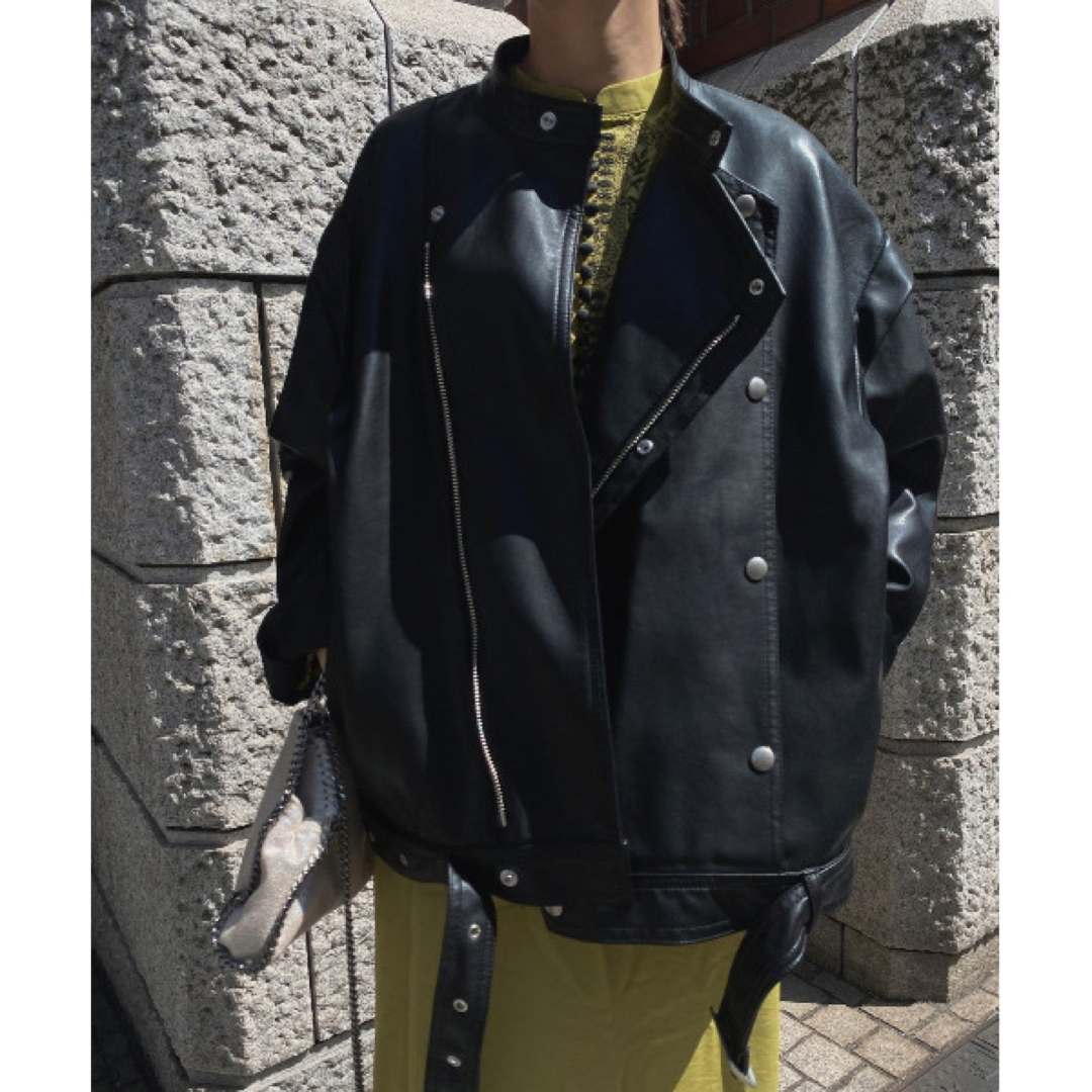 Ameri VINTAGE(アメリヴィンテージ)の【Ameri】RETRO FAKE LEATHER JACKET メンズのジャケット/アウター(レザージャケット)の商品写真