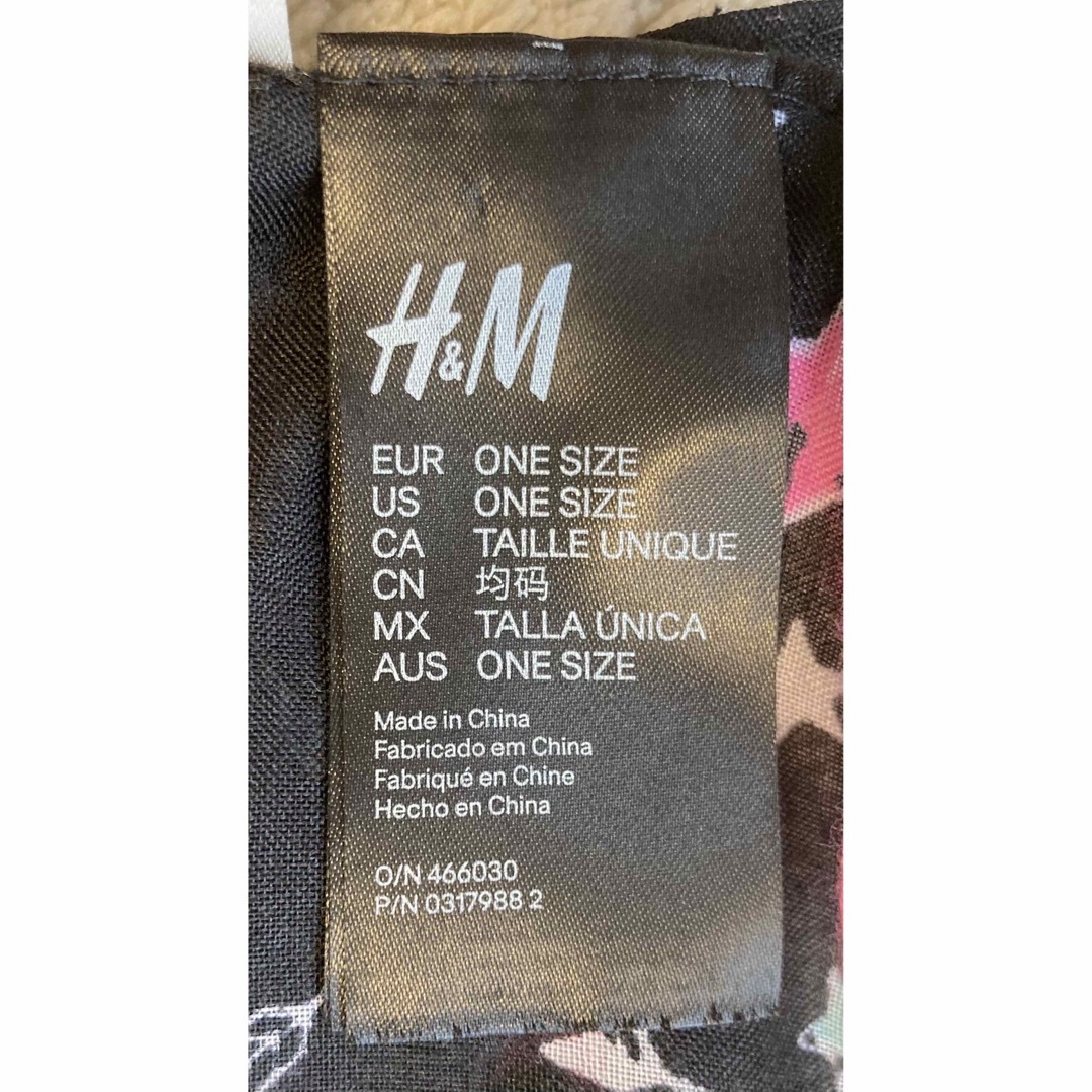 H&M(エイチアンドエム)のH&M スター柄ストール ショール マフラー レディースのファッション小物(マフラー/ショール)の商品写真