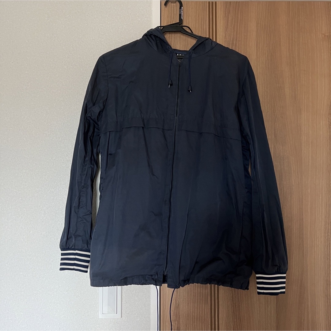 A.P.C(アーペーセー)のa.p.c パーカー　ネイビー　マウンテン　ジャケット　アウター レディースのジャケット/アウター(ナイロンジャケット)の商品写真