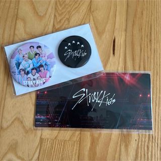 ストレイキッズ(Stray Kids)のstraykids Dome tour アップグレード特典　缶バッジ2種とトレカ(K-POP/アジア)