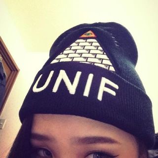 ユニフ(UNIF)のUNIF ニット帽(ニット帽/ビーニー)