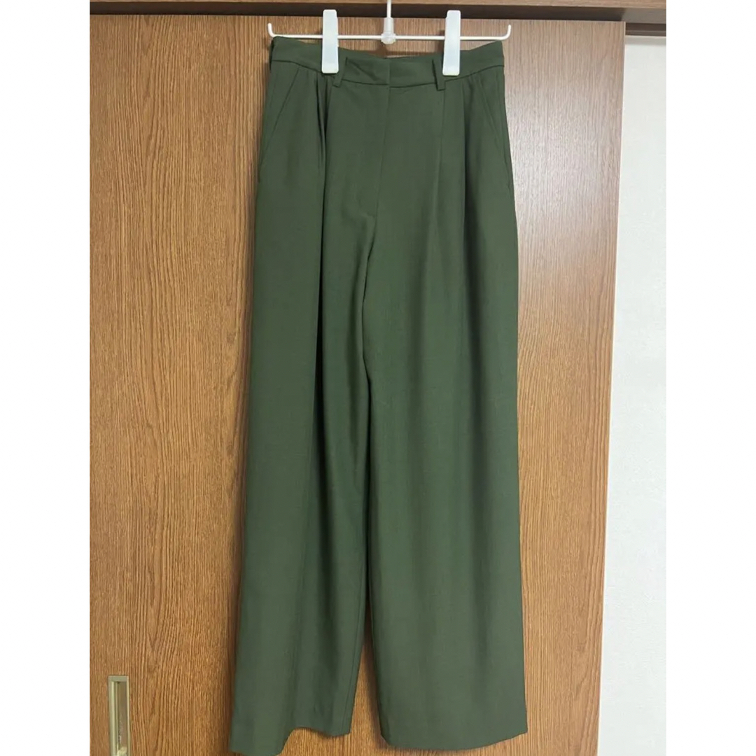 CLANE(クラネ)のCLANE BASIC TUCK PANTS レディースのパンツ(カジュアルパンツ)の商品写真