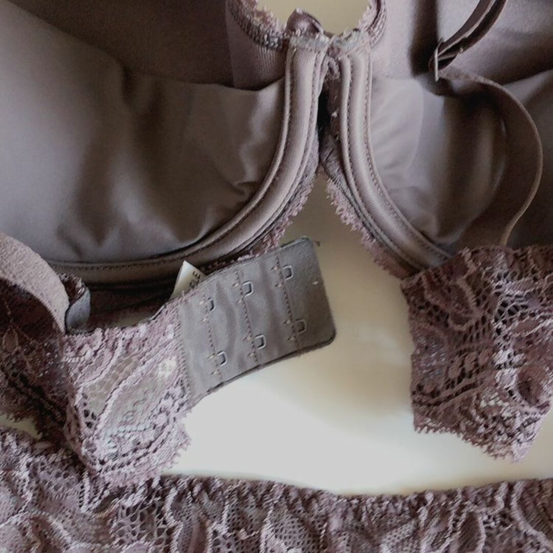 Simone Perele(シモーヌペレール)のD80+XL☆Simone Perele　シモーヌ ペレール　高級海外　セット レディースの下着/アンダーウェア(ブラ&ショーツセット)の商品写真