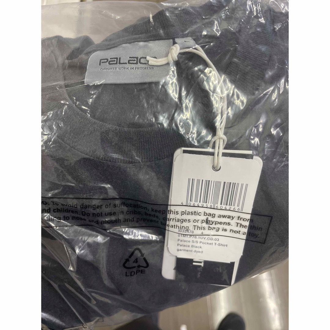 carhartt(カーハート)のPALACE x Carhartt Wip Pocket Tee black L メンズのトップス(Tシャツ/カットソー(半袖/袖なし))の商品写真