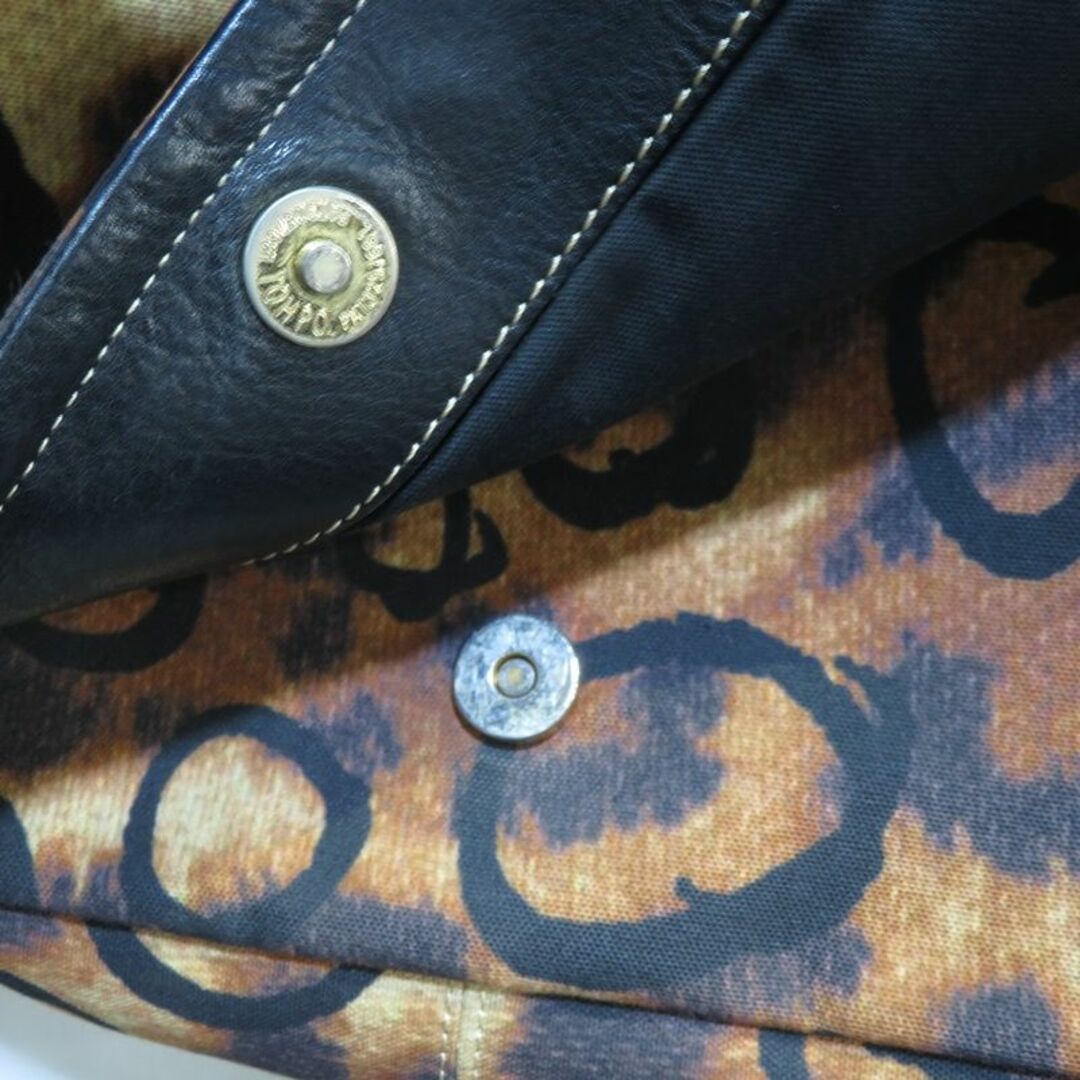 Vivienne Westwood(ヴィヴィアンウエストウッド)のVIVIENNE WESTWOOD ORB CHARM LEOPARD SHOULDER BAG メンズのバッグ(ショルダーバッグ)の商品写真