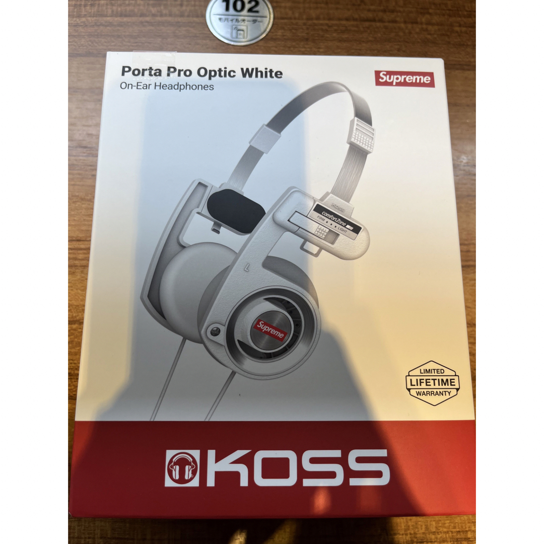 Supreme(シュプリーム)のSupreme  Koss Portapro Headphones white スマホ/家電/カメラのオーディオ機器(ヘッドフォン/イヤフォン)の商品写真