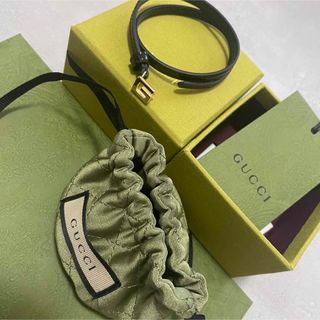 グッチ(Gucci)の【限定値下げ中】未使用GUCCI  スクエアG チョーカー　ゴールド　レザー(ネックレス)