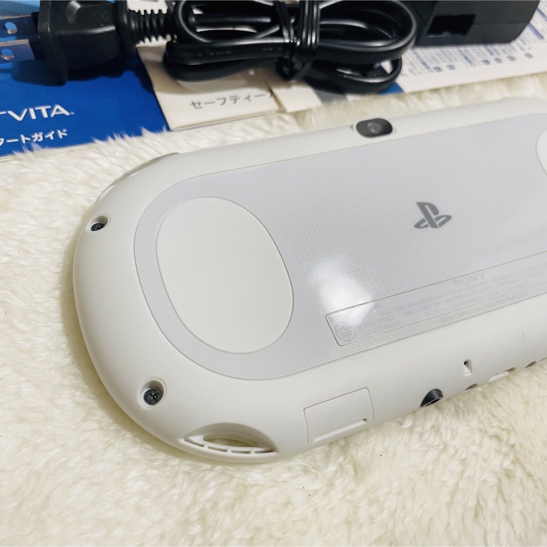 ★12時間以内発送発送★極美品 PSVITA 2000 グレイシャー ホワイト