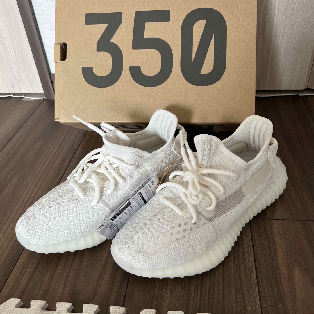 YEEZY（adidas）(イージー)のYEEZY BOOST 350 V2 BONE レディースの靴/シューズ(スニーカー)の商品写真