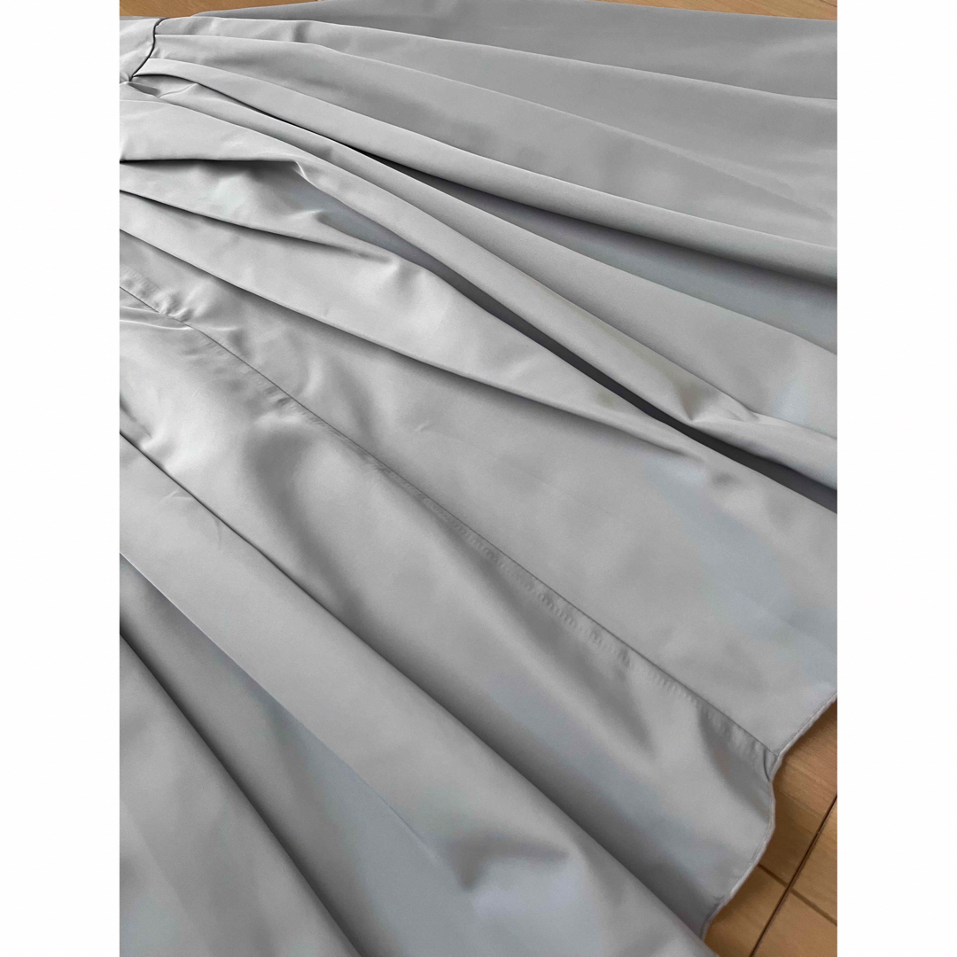 Tiaclasse(ティアクラッセ)のタグ付き新品 ティアクラッセ レディースのスカート(ひざ丈スカート)の商品写真